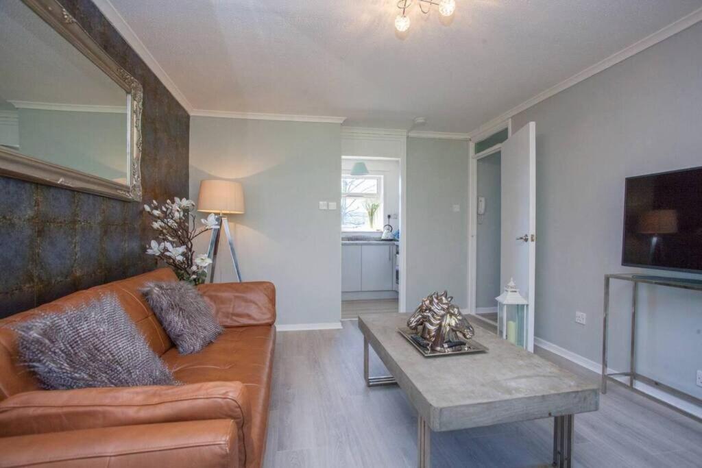 Cosy 1 Bed With Parking In City Centre Appartement Glasgow Buitenkant foto