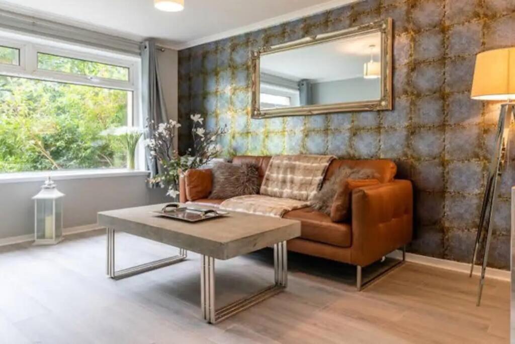 Cosy 1 Bed With Parking In City Centre Appartement Glasgow Buitenkant foto